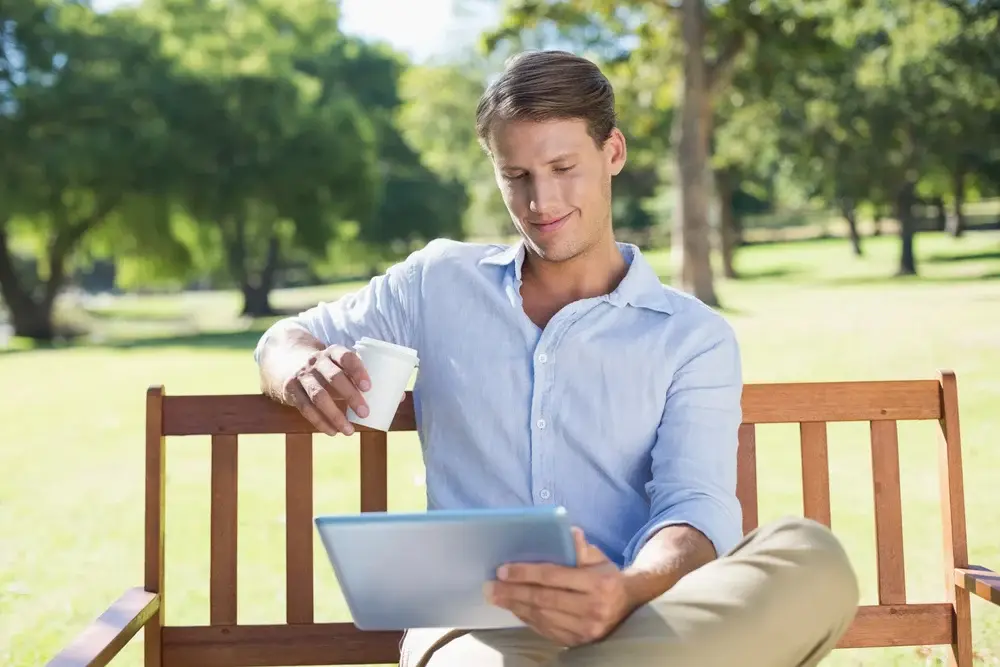 Leveraging weather analytics and purchase data to increase precision in ad targeting